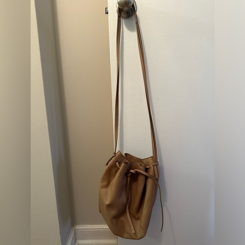 mint&rose Milo Crossbody, Tan/Camel